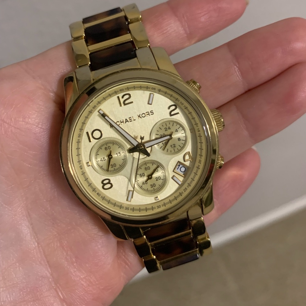 Michael Kors Watch - Picture 9 of 9